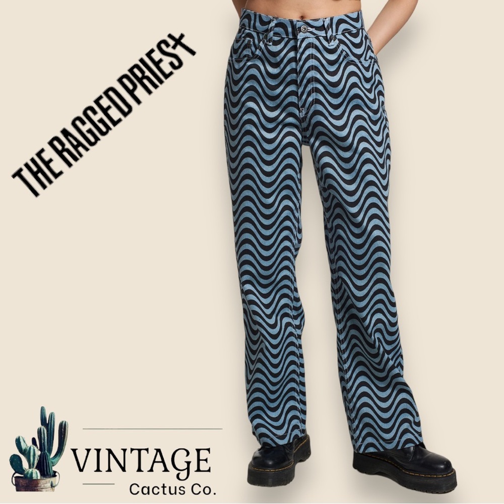 LIKE NEW! RAGGED PRIEST WAVE JEANS-Dad Jean fit